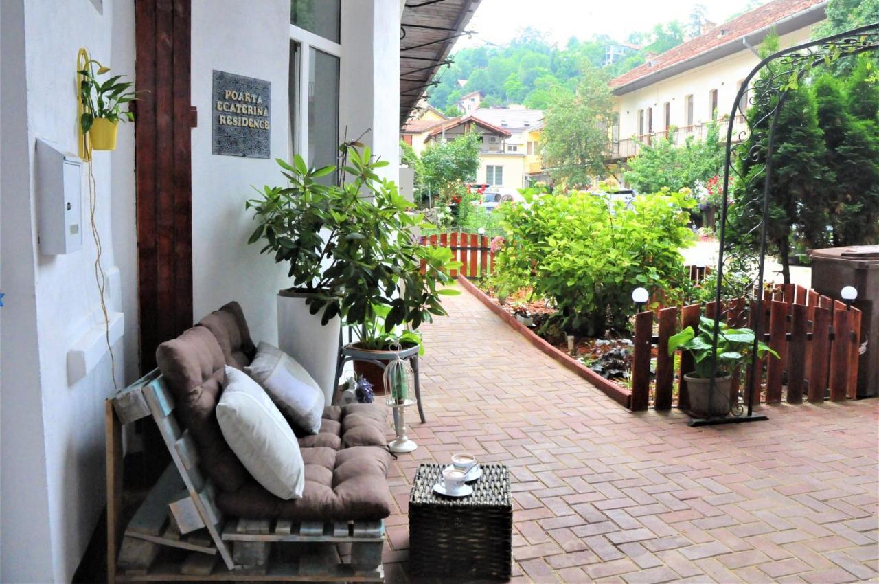 Poarta Ecaterina Apartment *
